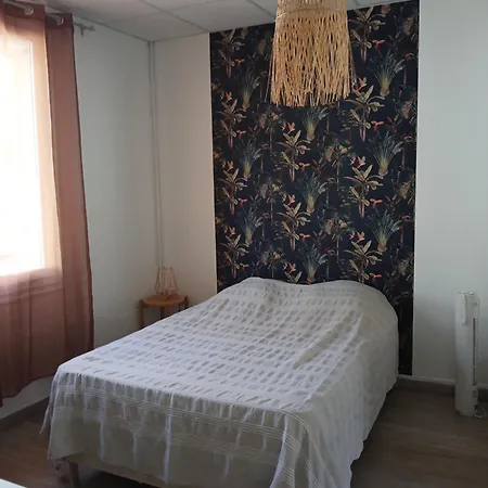 Сasa de vacaciones Maison De Avec Patio *